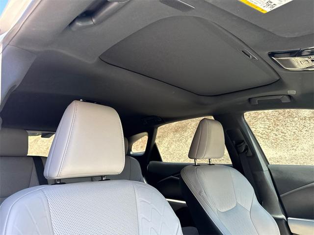 Photo of 2024 Eminent White Pearl Lexus RX 350