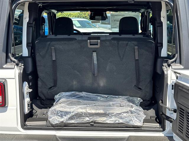 Photo of 2025 Bright White Clearcoat Jeep Wrangler