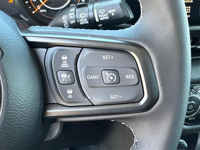 Photo of 2025 Bright White Clearcoat Jeep Wrangler