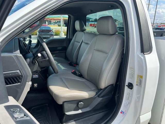 Photo of 2021 Oxford White Ford F-250