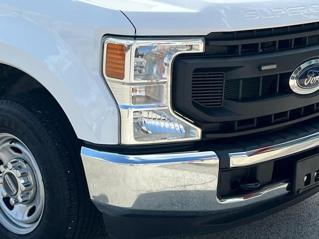 Photo of 2021 Oxford White Ford F-250