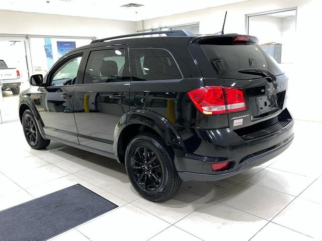 Photo of 2019 Pitch Black Clearcoat Dodge Journey
