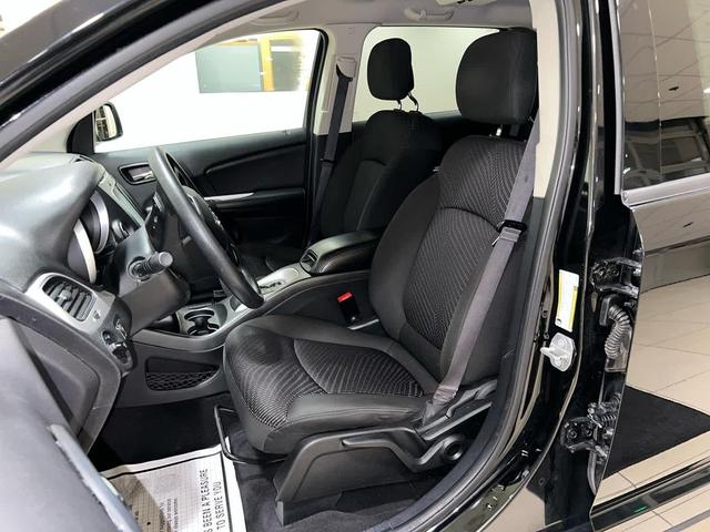 Photo of 2019 Pitch Black Clearcoat Dodge Journey