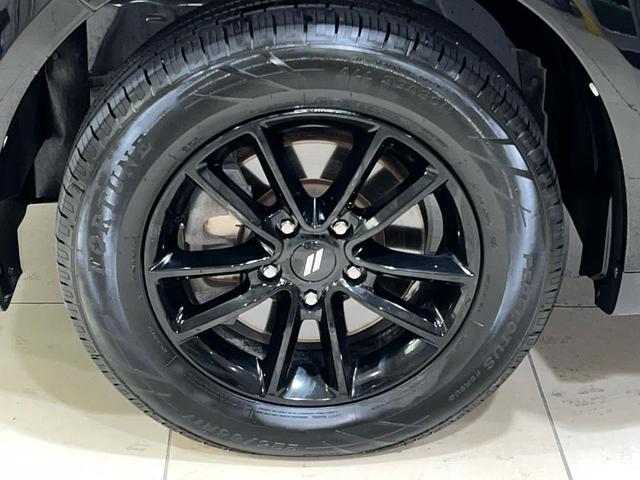 Photo of 2019 Pitch Black Clearcoat Dodge Journey