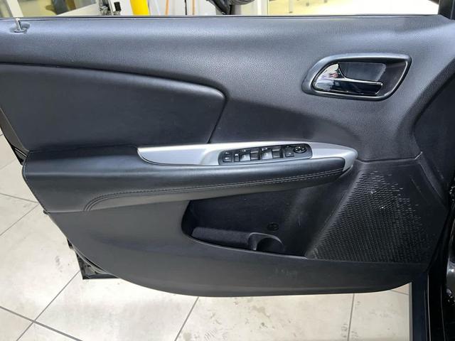 Photo of 2019 Pitch Black Clearcoat Dodge Journey