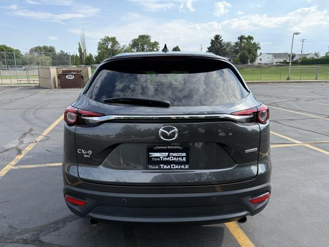 Photo of 2022 Machine Gray Metallic Mazda CX-9