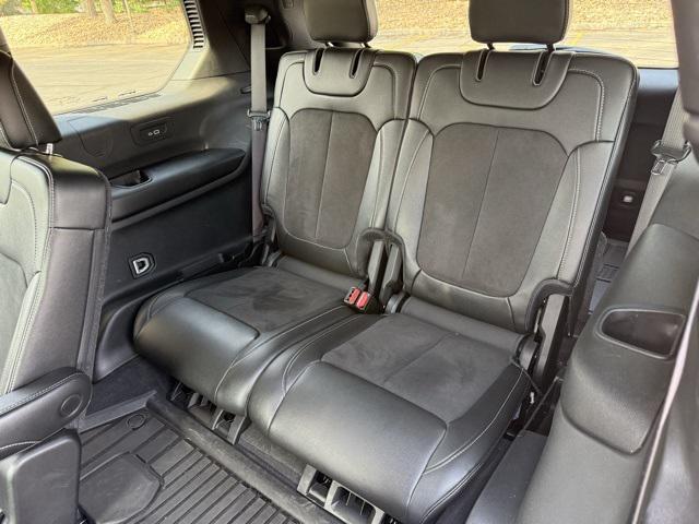 Photo of 2024 Bright White Clearcoat Jeep Grand Cherokee L