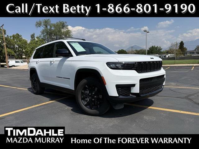 Photo of 2024 Bright White Clearcoat Jeep Grand Cherokee L