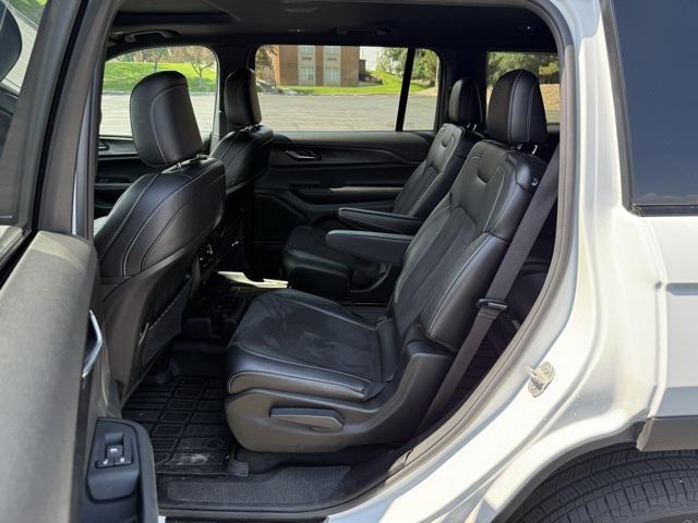 Photo of 2024 Bright White Clearcoat Jeep Grand Cherokee L