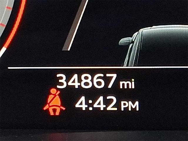Photo of 2023 Glacier White Metallic Audi Q8