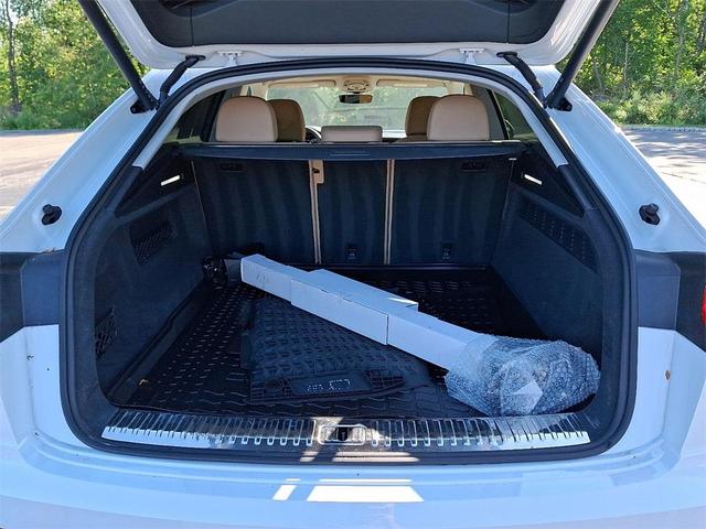 Photo of 2023 Glacier White Metallic Audi Q8