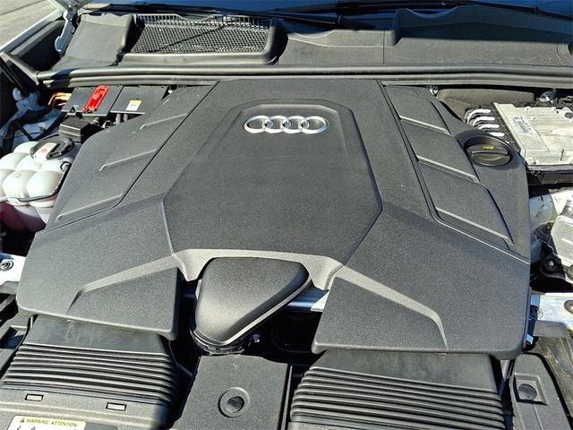Photo of 2023 Glacier White Metallic Audi Q8
