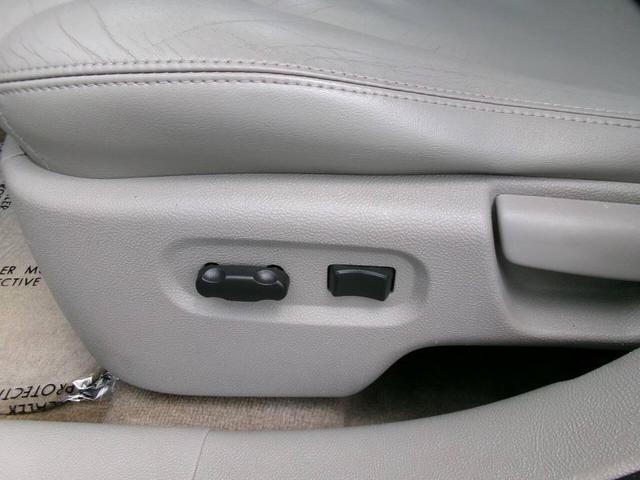 Photo of 2010 Burgundy Chevrolet HHR
