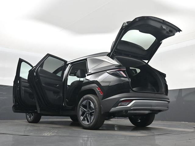 Photo of 2025 Ash Black Hyundai TUCSON Hybrid