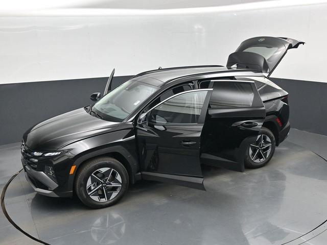Photo of 2025 Ash Black Hyundai TUCSON Hybrid