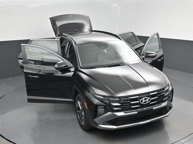 Photo of 2025 Ash Black Hyundai TUCSON Hybrid