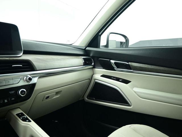 Photo of 2022 Glacial White Pearl Kia Telluride