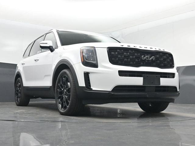 Photo of 2022 Glacial White Pearl Kia Telluride