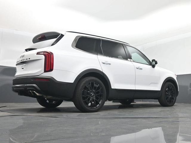 Photo of 2022 Glacial White Pearl Kia Telluride