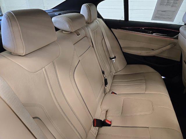 Photo of 2019 Imperial Blue Metallic BMW 540