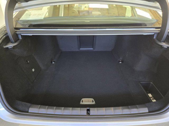 Photo of 2025 Space Silver Metallic BMW i7
