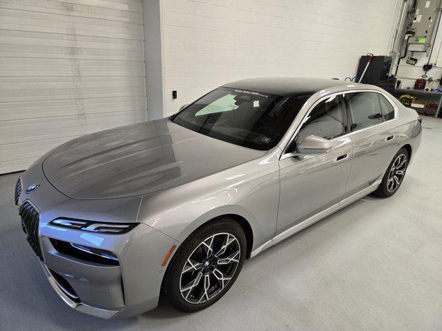 Photo of 2025 Space Silver Metallic BMW i7