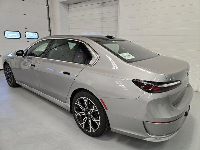 Photo of 2025 Space Silver Metallic BMW i7