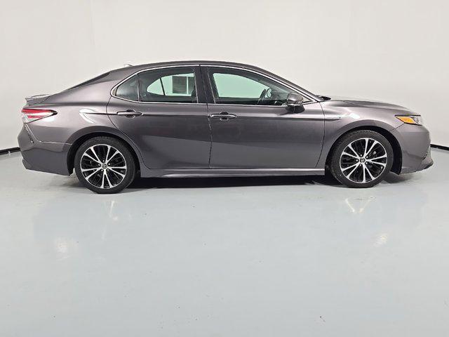 Photo of 2019 Predawn Gray Mica Toyota Camry Hybrid