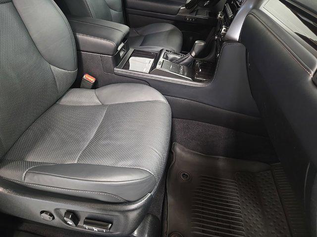 Photo of 2023 Eminent White Pearl Lexus GX 460