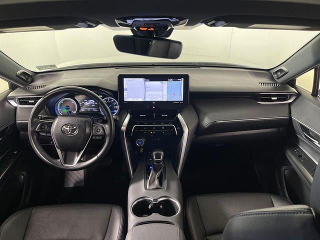 Photo of 2021 Blizzard Pearl Toyota Venza