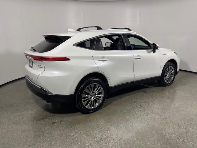 Photo of 2021 Blizzard Pearl Toyota Venza