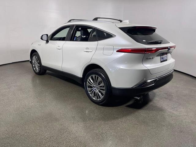 Photo of 2021 Blizzard Pearl Toyota Venza