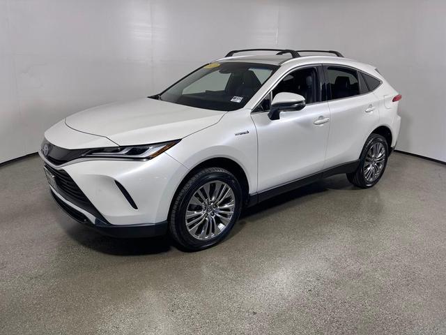Photo of 2021 Blizzard Pearl Toyota Venza