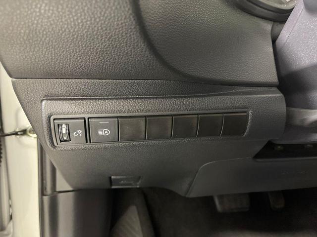 Photo of 2022 Classic Silver Toyota Corolla