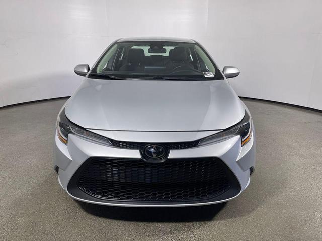 Photo of 2022 Classic Silver Toyota Corolla