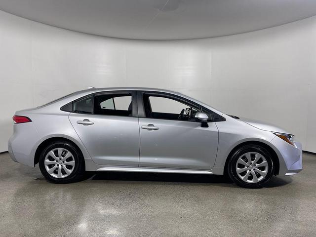 Photo of 2022 Classic Silver Toyota Corolla