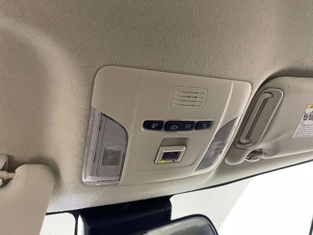 Photo of 2022 Classic Silver Toyota Corolla