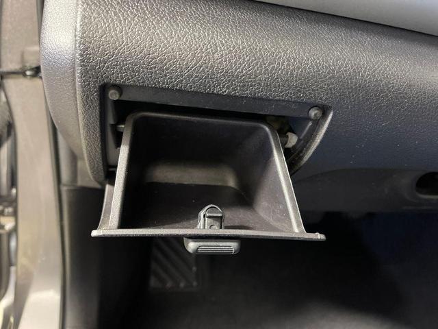 Photo of 2016 Mica Toyota Camry