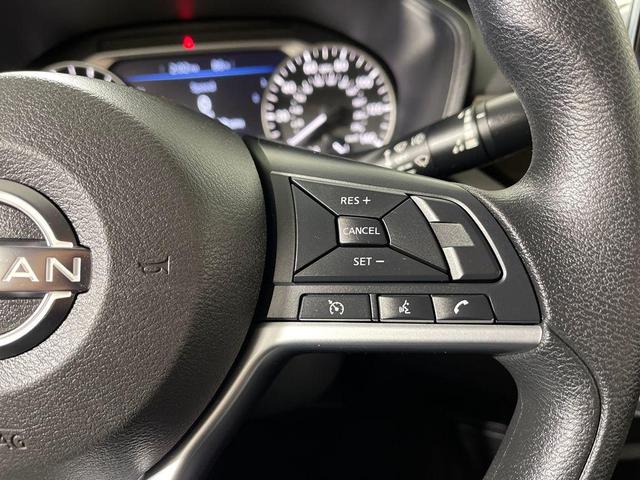 Photo of 2023 Super Black Clearcoat Nissan Altima