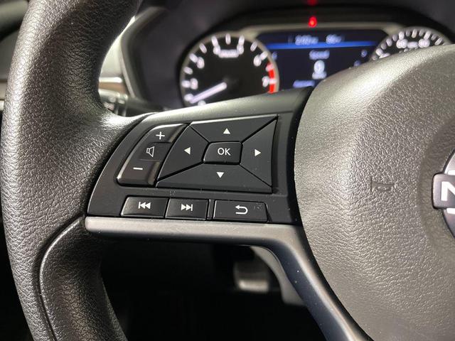 Photo of 2023 Super Black Clearcoat Nissan Altima
