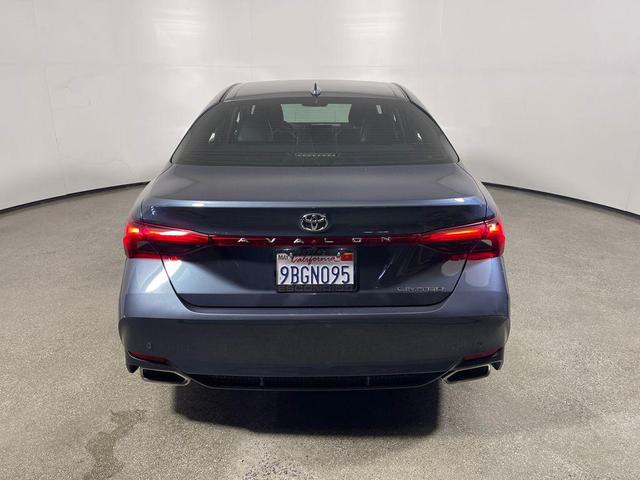 Photo of 2022 Harbor Gray Metallic Toyota Avalon