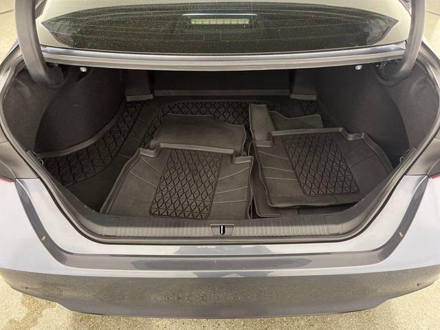 Photo of 2022 Harbor Gray Metallic Toyota Avalon