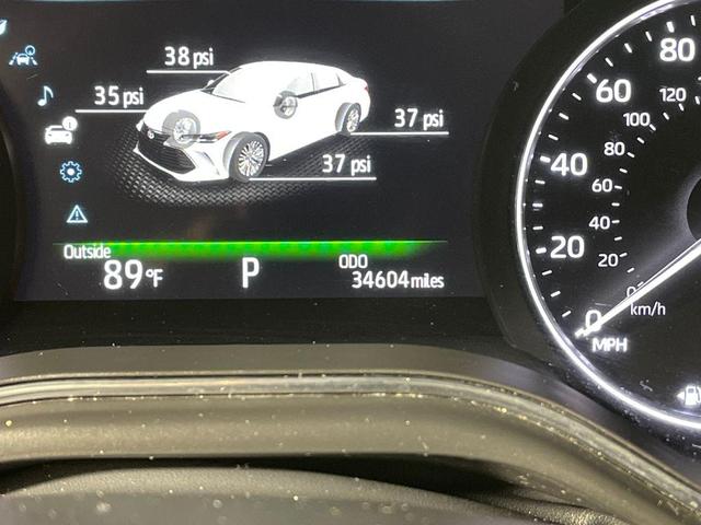 Photo of 2022 Harbor Gray Metallic Toyota Avalon