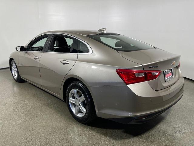 Photo of 2024 Mineral Gray Metallic Chevrolet Malibu