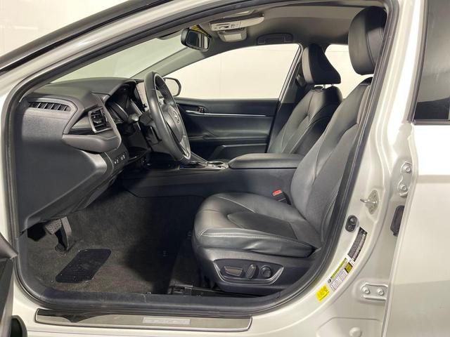 Photo of 2023 White Toyota Camry