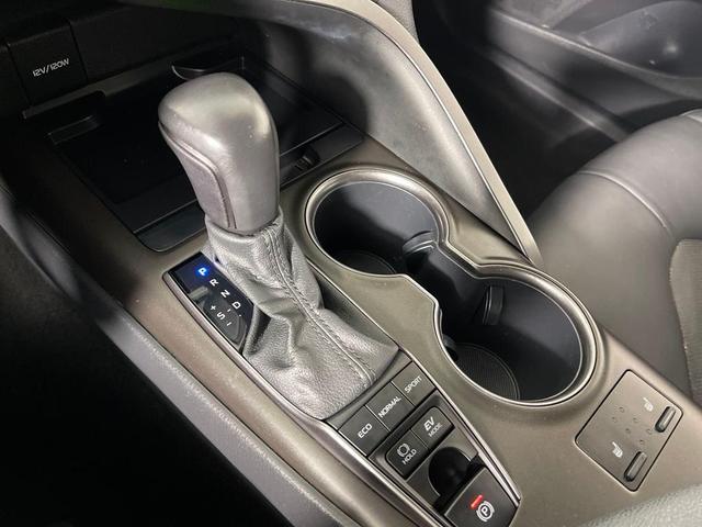 Photo of 2023 White Toyota Camry