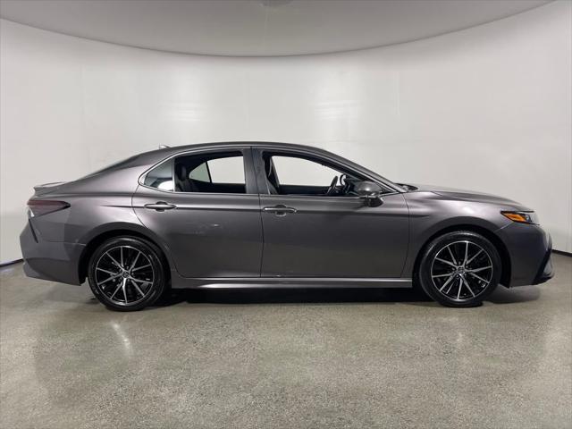Photo of 2022 Mica Toyota Camry