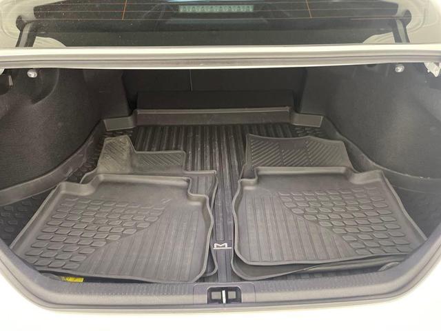 Photo of 2023 Ice Cap Toyota Camry