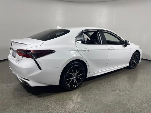 Photo of 2023 Ice Cap Toyota Camry