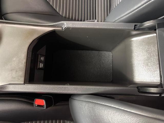 Photo of 2023 Ice Cap Toyota Camry